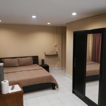 Jomtien Sunset Guesthouse Ngoại thất bức ảnh