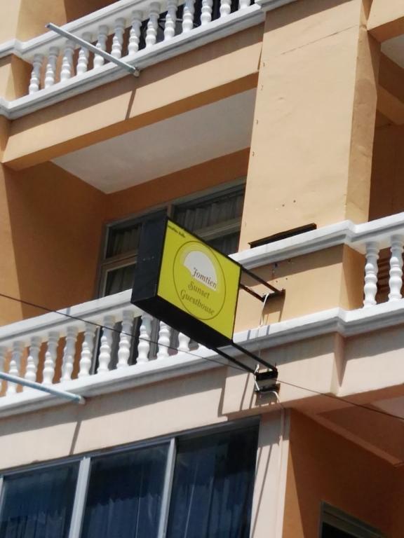 Jomtien Sunset Guesthouse Ngoại thất bức ảnh